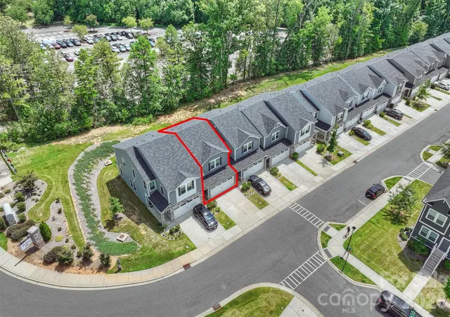 Photo 4 of Townhouse for sale at 2513 Greenmarket Dr, Charlotte, NC 28217 | MLS# 4412330 | Listing updated on 2026-09-19