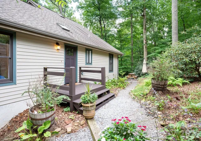 Photo 3 of Single family home for sale at 232 Ladson Spring Trl, Mills River, NC 28759 | MLS# 4412337 | Listing updated on 2026-08-22