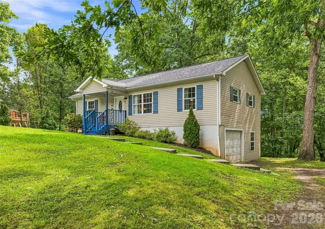 Photo 1 of Single family home for sale at 1019 Mountain Dr, Candler, NC 28715 | MLS# 4412340 | Listing updated on 2026-09-28