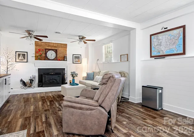 Photo 3 of Single family home for sale at 188 Sagemore Rd, Mooresville, NC 28117 | MLS# 4412341 | Listing updated on 2026-09-11