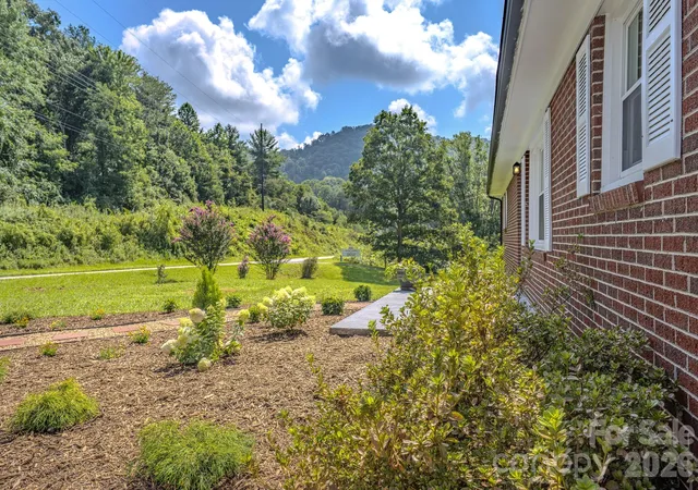 Photo 4 of Single family home for sale at 8525 US 25/70 Hwy, Marshall, NC 28753 | MLS# 4412343 | Listing updated on 2026-08-26