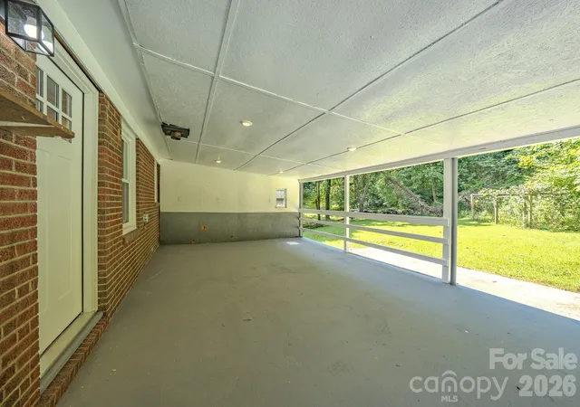 Photo 5 of Single family home for sale at 8525 US 25/70 Hwy, Marshall, NC 28753 | MLS# 4412343 | Listing updated on 2026-08-26