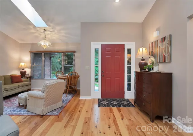 Photo 5 of Single family home for sale at 542 Soquili Dr, Brevard, NC 28712 | MLS# 4412344 | Listing updated on 2026-08-21