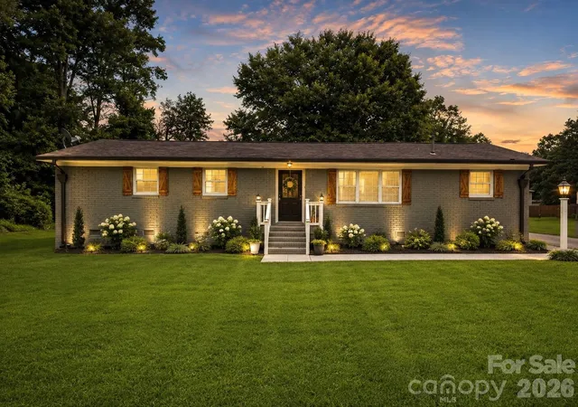 Photo 2 of Single family home for sale at 911 Eldorado Ave, Charlotte, NC 28262 | MLS# 4412351 | Listing updated on 2026-08-11