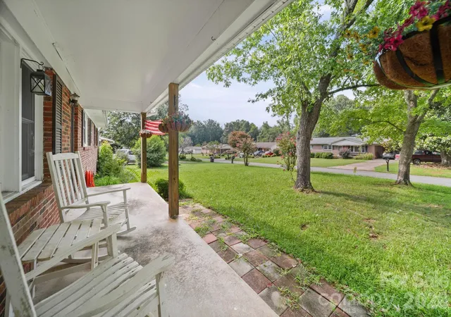 Photo 3 of Single family home for sale at 3502 Merry Oaks Ln, Dallas, NC 28034 | MLS# 4412355 | Listing updated on 2026-09-01