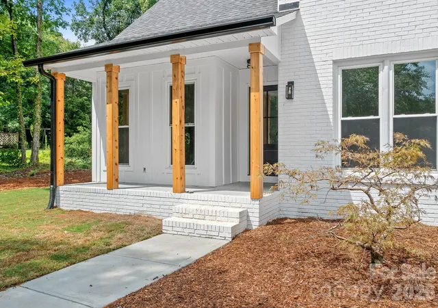2nd image of 13121 Graymist Dr, Charlotte, NC 28215 | MLS# 4412376