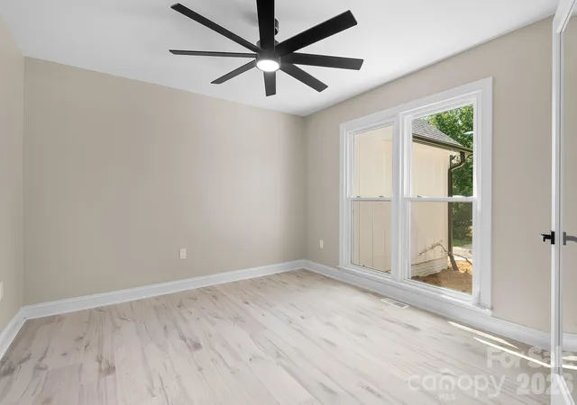 5th image of 13121 Graymist Dr, Charlotte, NC 28215 | MLS# 4412376