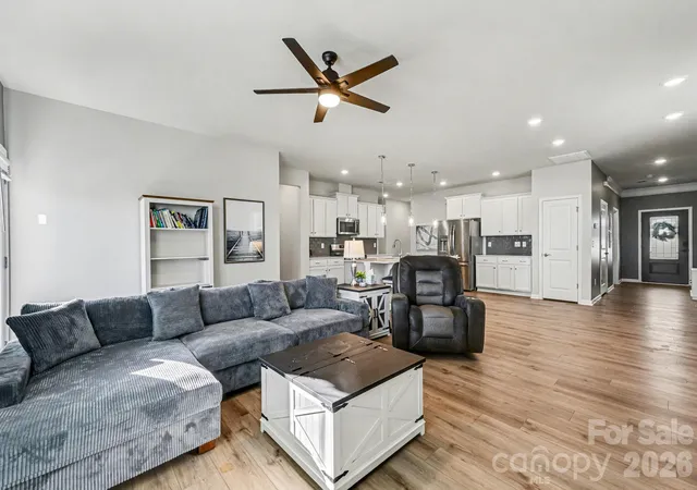 Photo 4 of Single family home for sale at 125 White Apple Way, Statesville, NC 28625 | MLS# 4412380 | Listing updated on 2026-09-02