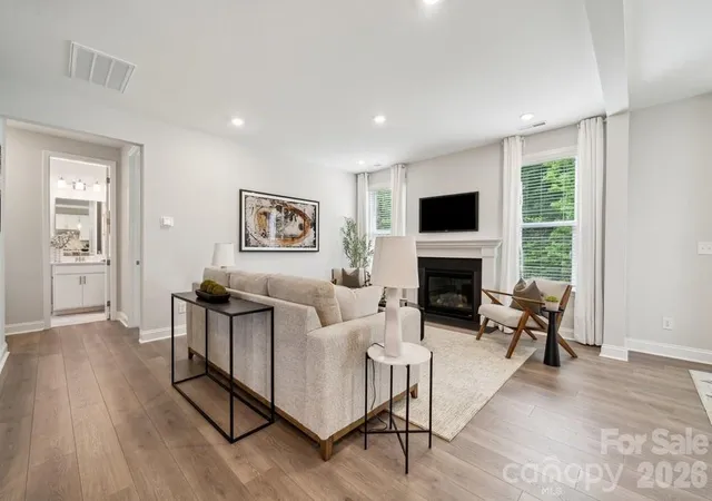 Photo 3 of Single family home for sale at 1594 Hubert Graham Way, Fort Mill, SC 29708 | MLS# 4412381 | Listing updated on 2026-08-18