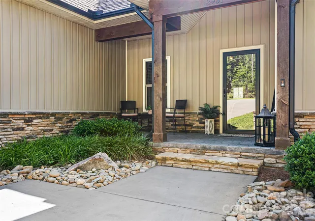 2nd image of 3931 Reid Cir, Sherrills Ford, NC 28673 | MLS# 4412399