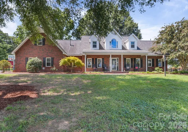 Photo 2 of Single family home for sale at 2915 Mills Harris Rd, Marshville, NC 28103 | MLS# 4412420 | Listing updated on 2026-08-28