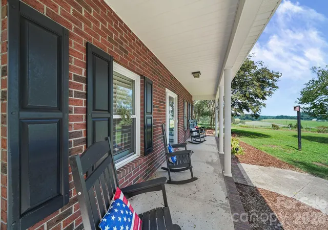 Photo 3 of Single family home for sale at 2915 Mills Harris Rd, Marshville, NC 28103 | MLS# 4412420 | Listing updated on 2026-08-28