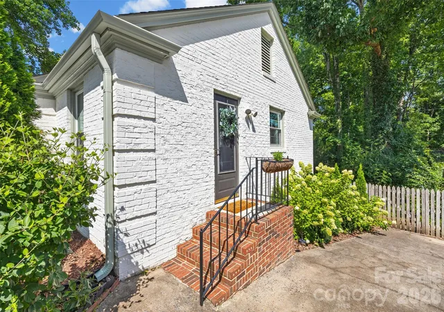 Photo 2 of Single family home for sale at 706 Unity St, Fort Mill, SC 29715 | MLS# 4412427 | Listing updated on 2026-08-28
