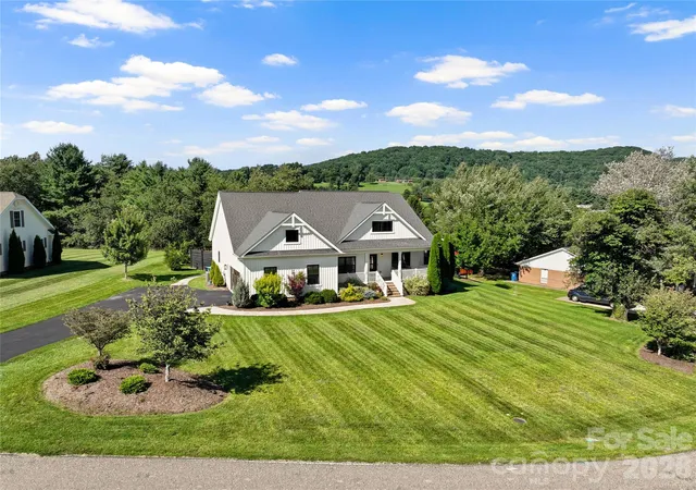 Photo 2 of Sale Pending at 394 Kellwood Dr, Boone, NC 28607 | MLS# 4412428 | Listing updated on 2026-09-29