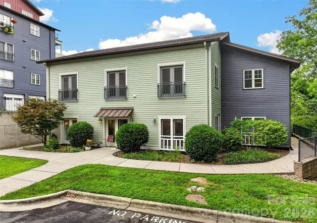 24th image of 600 N Skyloft Dr #102, Asheville, NC 28801 | MLS# 4412438