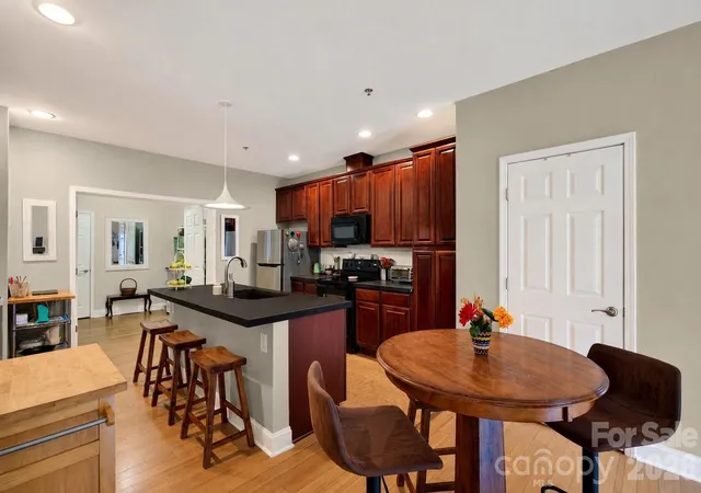 3rd image of 600 N Skyloft Dr #102, Asheville, NC 28801 | MLS# 4412438