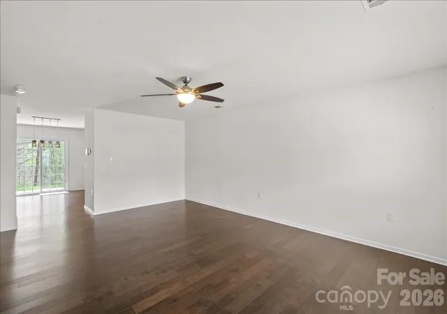 Photo 2 of Single family home for sale at 6066 Benedict Pl, Fort Mill, SC 29707 | MLS# 4412443 | Listing updated on 2026-08-31