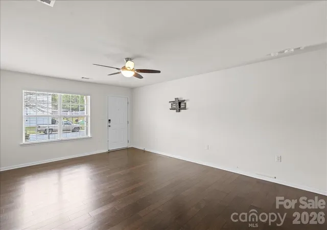 Photo 4 of Single family home for sale at 6066 Benedict Pl, Fort Mill, SC 29707 | MLS# 4412443 | Listing updated on 2026-08-31