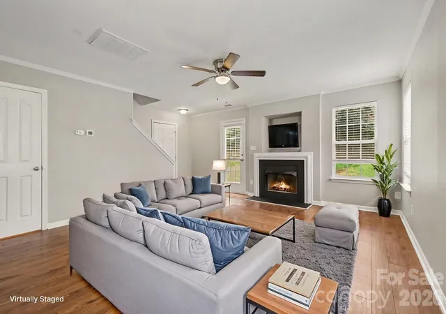 Photo 4 of Single family home for sale at 2877 Oasis Ln, Charlotte, NC 28214 | MLS# 4412459 | Listing updated on 2026-10-01