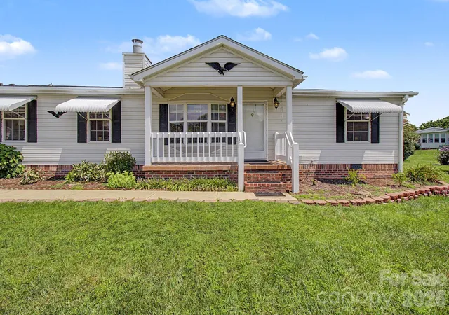 2nd image of 204 Red Birch Ct, Hendersonville, NC 28739 | MLS# 4412477