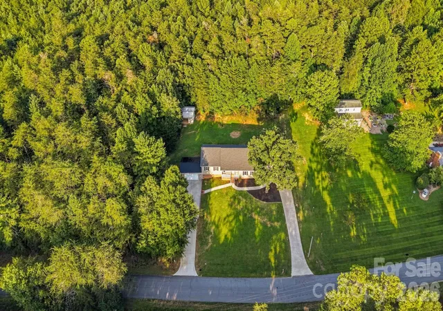 2nd image of 136 Cook Ln, Hickory, NC 28601 | MLS# 4412486
