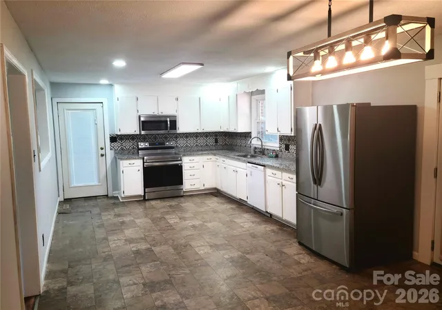 2nd image of 2230 Kenwood Dr, Kannapolis, NC 28081 | MLS# 4412492