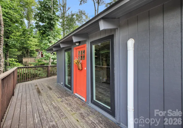Photo 2 of Single family home for sale at 119 Beechwood Ln, Beech Mountain, NC 28604 | MLS# 4412496 | Listing updated on 2026-08-17