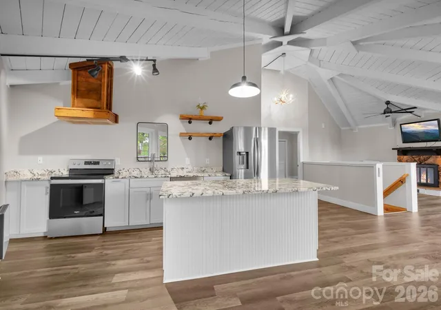 Photo 3 of Single family home for sale at 119 Beechwood Ln, Beech Mountain, NC 28604 | MLS# 4412496 | Listing updated on 2026-08-17