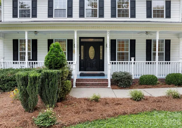 Photo 4 of Single family home for sale at 7233 Ridge Rd, Lexington, NC 27295 | MLS# 4412504 | Listing updated on 2026-08-19