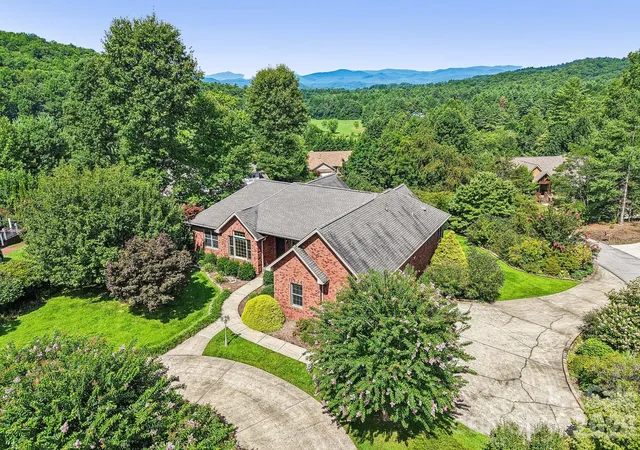 2nd image of 28 Tudor Crescent Ct, Hendersonville, NC 28739 | MLS# 4412513
