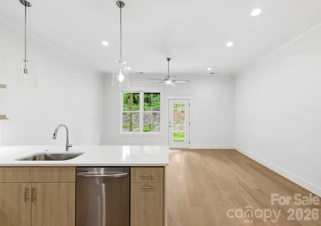 Photo 4 of Townhouse for sale at 126 Collin Pl #36, Asheville, NC 28804 | MLS# 4412516 | Listing updated on 2026-08-18