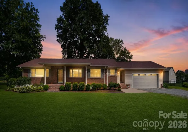Photo 1 of Single family home for sale at 7800 Browne Rd, Charlotte, NC 28269 | MLS# 4412543 | Listing updated on 2026-09-05