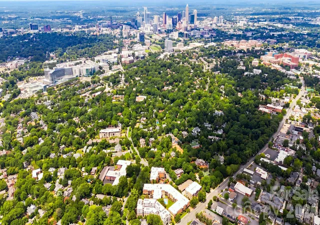 2nd image of 1323 Queens Rd, Charlotte, NC 28207