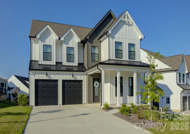 Photo 1 of Single family home for sale at 17910 Wilbanks Dr, Charlotte, NC 28278 | MLS# 4412553 | Listing updated on 2026-09-07
