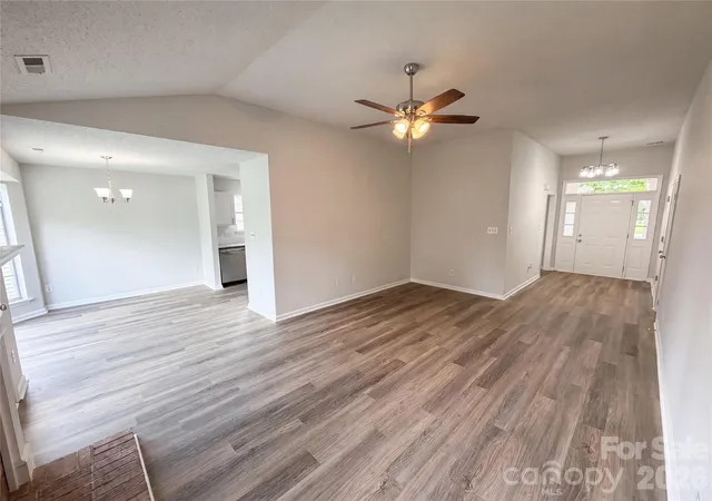 Photo 4 of Single family home for sale at 1633 Gordon Walters Dr, Charlotte, NC 28213 | MLS# 4412559 | Listing updated on 2026-10-01