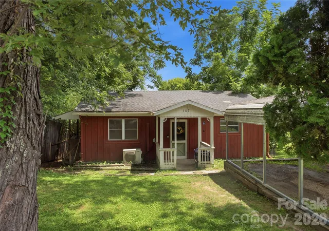 2nd image of 307 Beverly Ave, Hendersonville, NC 28792 | MLS# 4412567