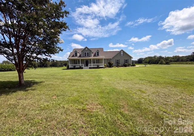Photo 18 of Single family home for sale at 749 Williamsburg Est Rd, Clover, SC 29710 | MLS# 4412578 | Listing updated on 2026-09-04