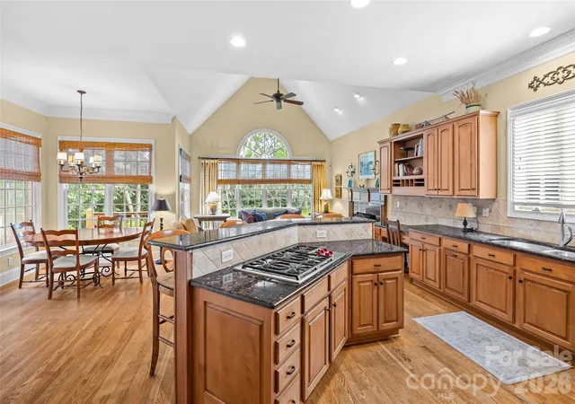 Photo 4 of Single family home for sale at 3401 Maryhurst Ln, Charlotte, NC 28226 | MLS# 4412585 | Listing updated on 2026-10-01