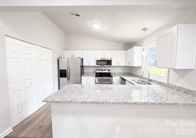 Photo 2 of Single family home for sale at 8822 Hunter Green Ln, Charlotte, NC 28227 | MLS# 4412591 | Listing updated on 2026-10-01