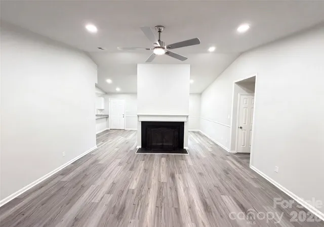 Photo 3 of Single family home for sale at 8822 Hunter Green Ln, Charlotte, NC 28227 | MLS# 4412591 | Listing updated on 2026-10-01
