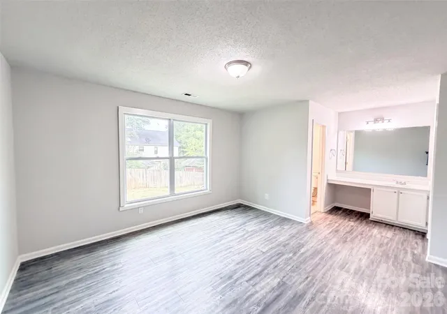 Photo 3 of Single family home for sale at 8822 Hunter Green Ln, Charlotte, NC 28227 | MLS# 4412591 | Listing updated on 2026-10-01