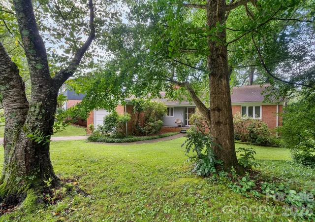 2nd image of 219 West Park Dr, Morganton, NC 28655 | MLS# 4412593