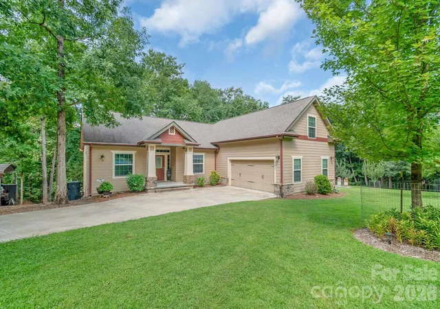 Photo 2 of Single family home for sale at 17410 Green Hl Rd, Charlotte, NC 28278 | MLS# 4412594 | Listing updated on 2026-09-26