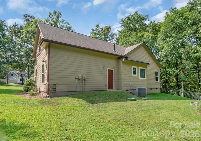 Photo 3 of Single family home for sale at 17410 Green Hl Rd, Charlotte, NC 28278 | MLS# 4412594 | Listing updated on 2026-09-26