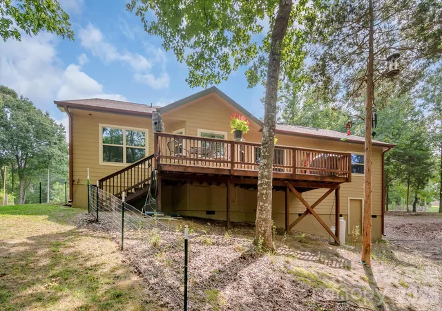 Photo 4 of Single family home for sale at 17410 Green Hl Rd, Charlotte, NC 28278 | MLS# 4412594 | Listing updated on 2026-09-26