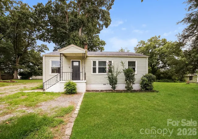 Photo 1 of Single family home for sale at 309 Eastside Dr, Statesville, NC 28625 | MLS# 4412596 | Listing updated on 2026-08-21
