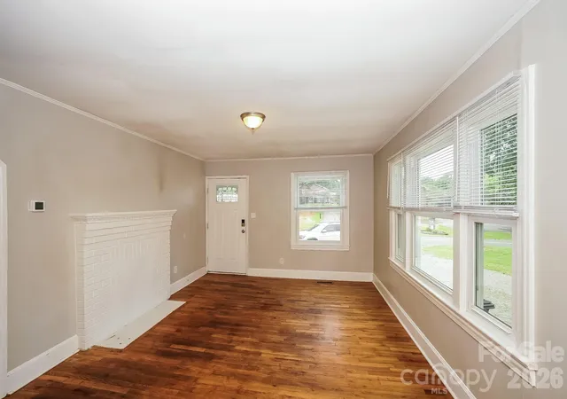 Photo 3 of Single family home for sale at 309 Eastside Dr, Statesville, NC 28625 | MLS# 4412596 | Listing updated on 2026-08-21