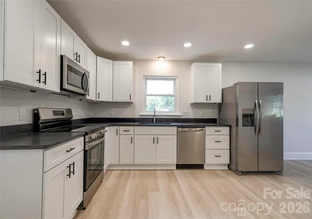 Photo 4 of Single family home for sale at 6109 Robinson Church Rd, Charlotte, NC 28215 | MLS# 4412598 | Listing updated on 2026-10-22