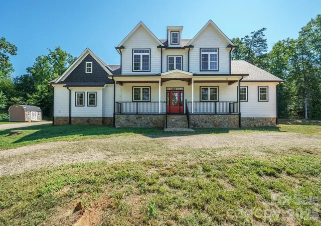 Photo 1 of Single family home for sale at 378 Walnut Tree Rd, Statesville, NC 28625 | MLS# 4412622 | Listing updated on 2026-09-01
