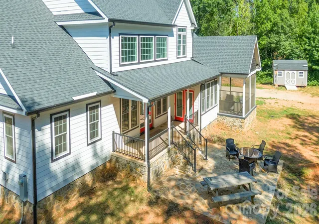 Photo 3 of Single family home for sale at 378 Walnut Tree Rd, Statesville, NC 28625 | MLS# 4412622 | Listing updated on 2026-09-01